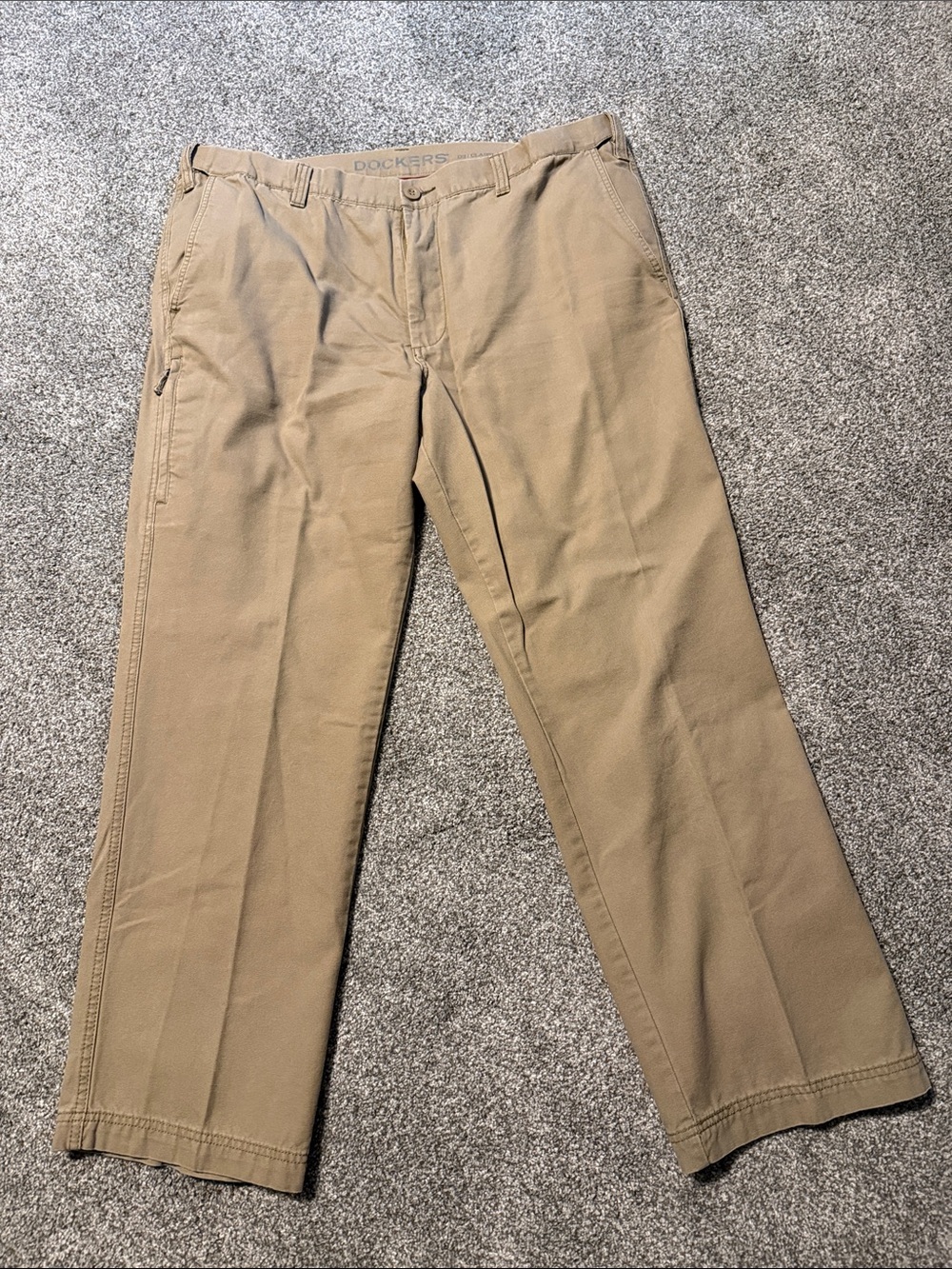 Dockers Men’s Khaki Straight-Leg Pants